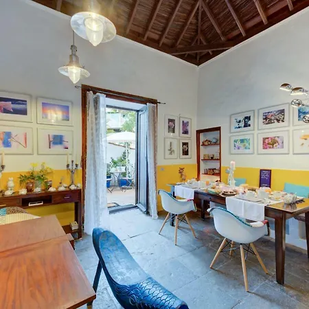 Casa El Siroco Bed and breakfast 3*